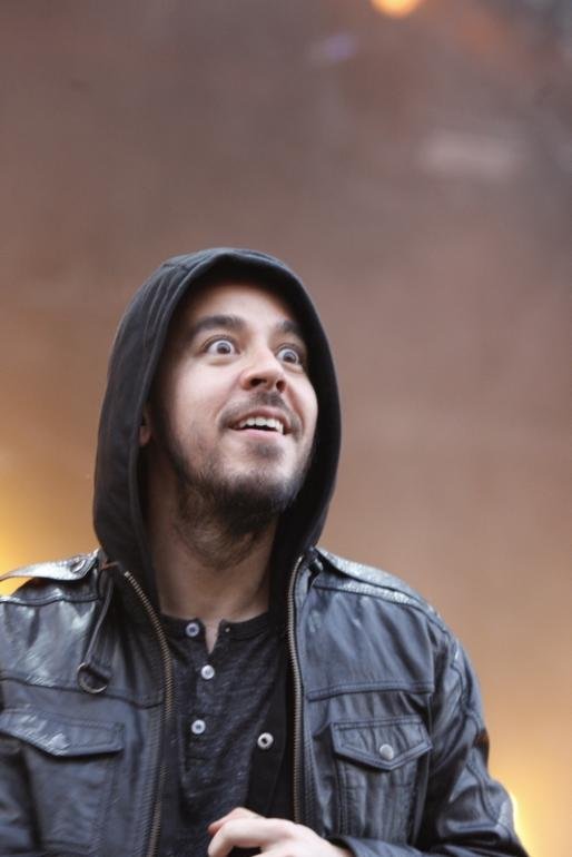 Find the Caption: Mike's Crazy Eyeballs - Linkin Park Fan Corner